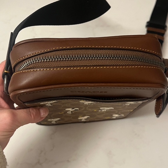 Coach & Peanuts Sullivan Bag - Picture 9 of 17